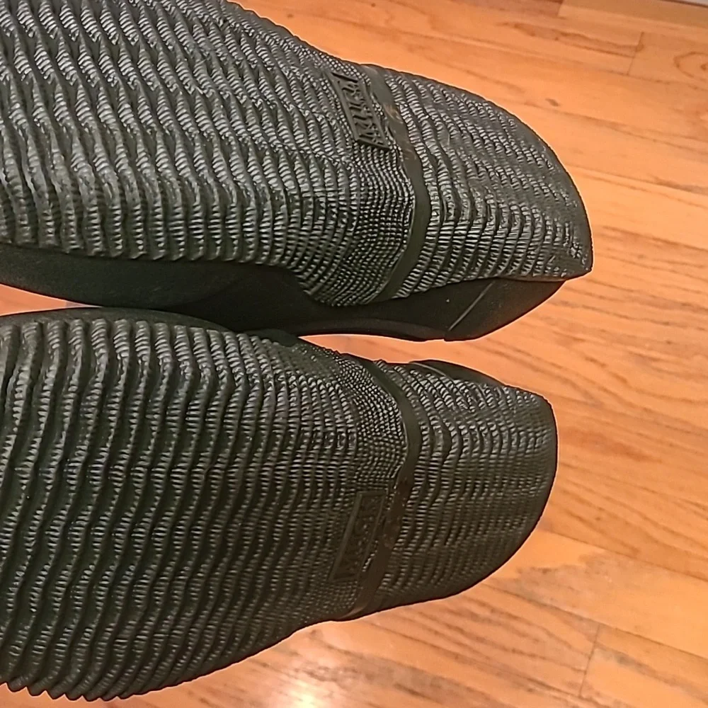 BNWT Green Muck Boot Co. Shoes In A Size 9 - Picture 6 of 6